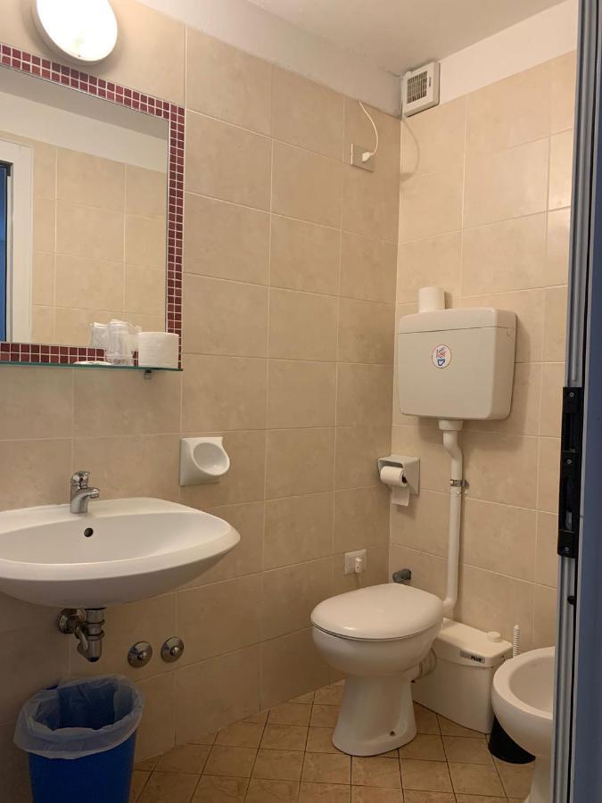 Hotel Villa Isola Rimini Buitenkant foto