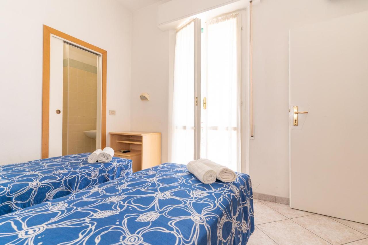 Hotel Villa Isola Rimini Buitenkant foto